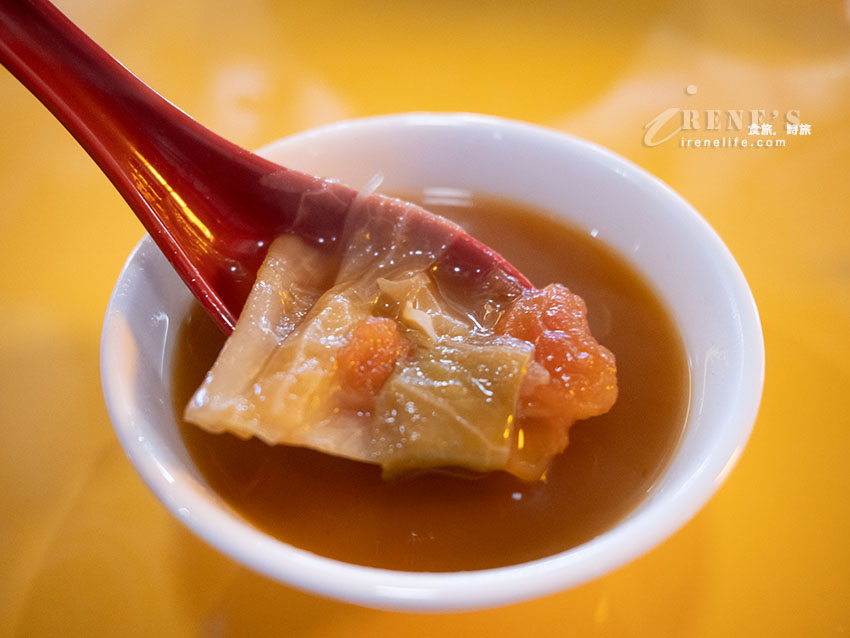 蒙古烤肉均一價，想吃多少自己夾！夾菜送肉還有白飯、熱湯、甜湯、飲料無限供應