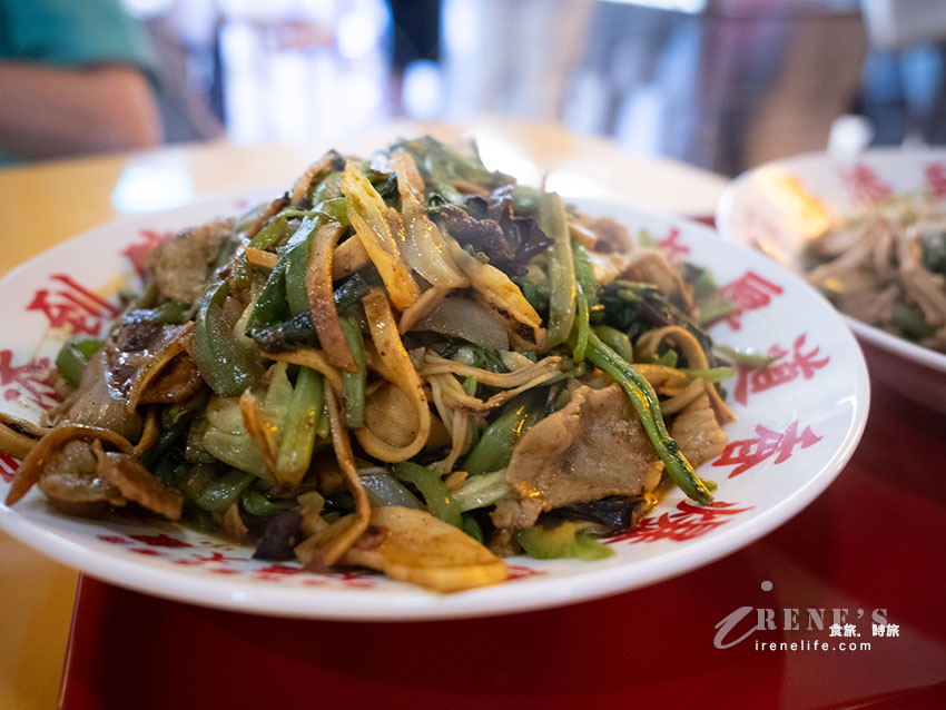 蒙古烤肉均一價,想吃多少自己夾!夾菜送肉還有白飯、熱湯、甜湯、飲料無限供應 蒙古烤肉均一價,想吃多少自己夾!夾菜送肉還有白飯、熱湯、甜湯、飲料無限供應