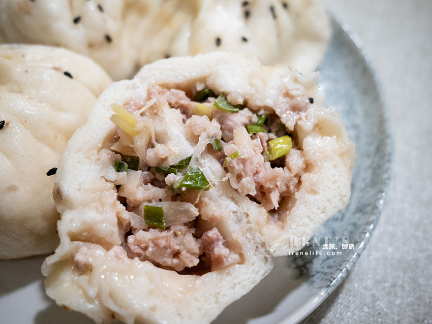 在地人的早餐首選，江蘇水煎包每顆18元，豆腐包、韭菜包、鮮肉包