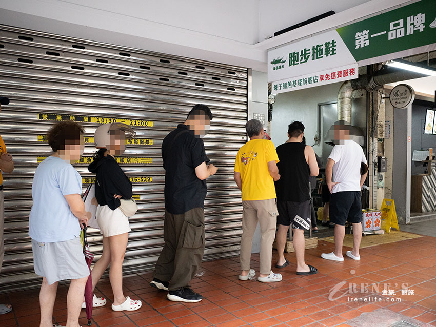 超過一甲子的基隆老店蔥油餅，幾乎每個人都是幾十個幾十個外帶