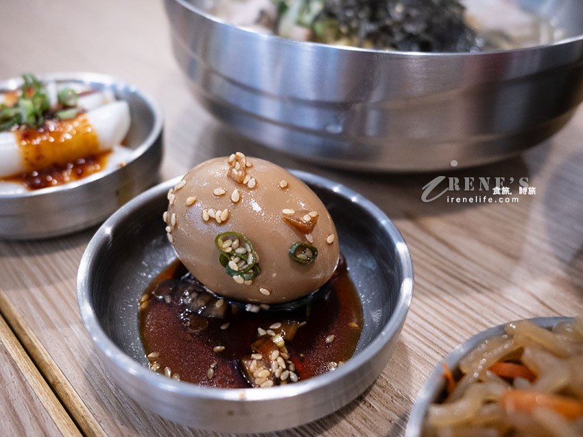 中山站巷弄裡的韓國豬肉麵專賣店,一碗150元起,加肉、加飯自己選 中山站巷弄裡的韓國豬肉麵專賣店,一碗150元起,加肉、加飯自己選