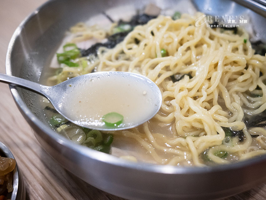 中山站巷弄裡的韓國豬肉麵專賣店,一碗150元起,加肉、加飯自己選 中山站巷弄裡的韓國豬肉麵專賣店,一碗150元起,加肉、加飯自己選
