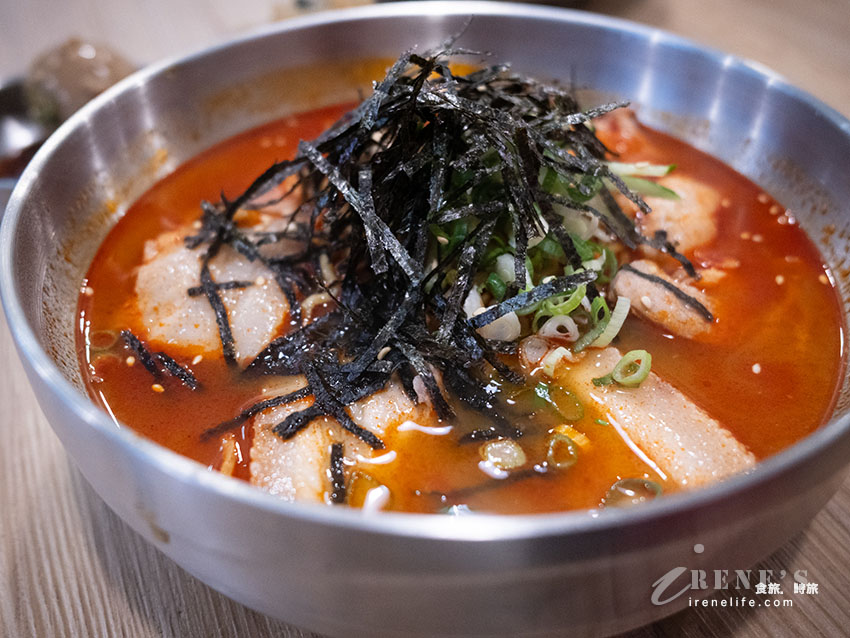 中山站巷弄裡的韓國豬肉麵專賣店,一碗150元起,加肉、加飯自己選 中山站巷弄裡的韓國豬肉麵專賣店,一碗150元起,加肉、加飯自己選