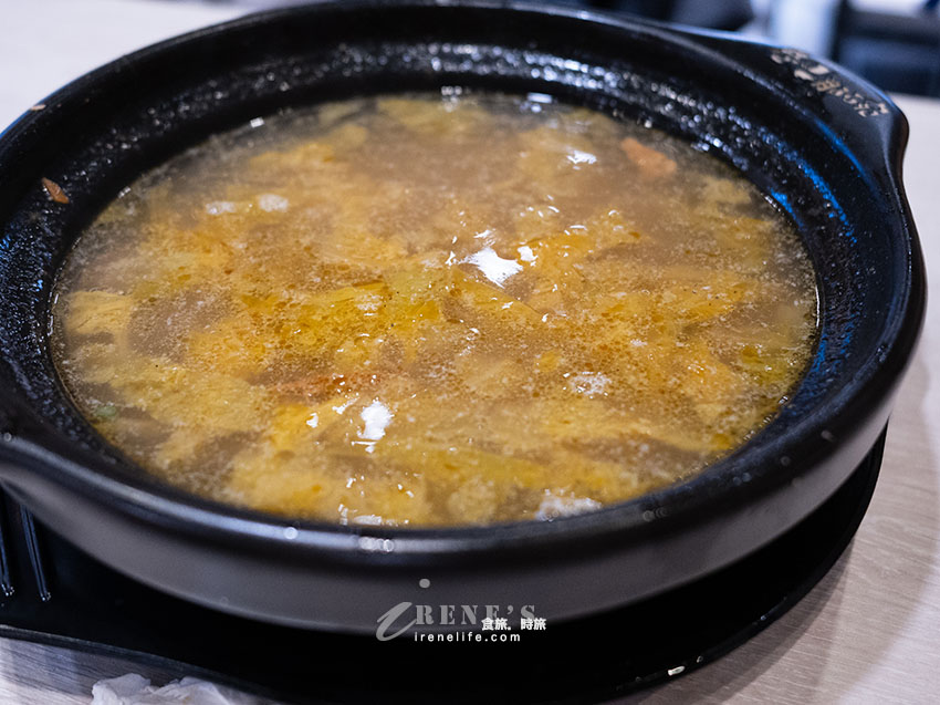 陽明公園旁的餐廳推薦，香酥鴨、炸腿庫、三杯豬雙寶、砂鍋菜都好下飯