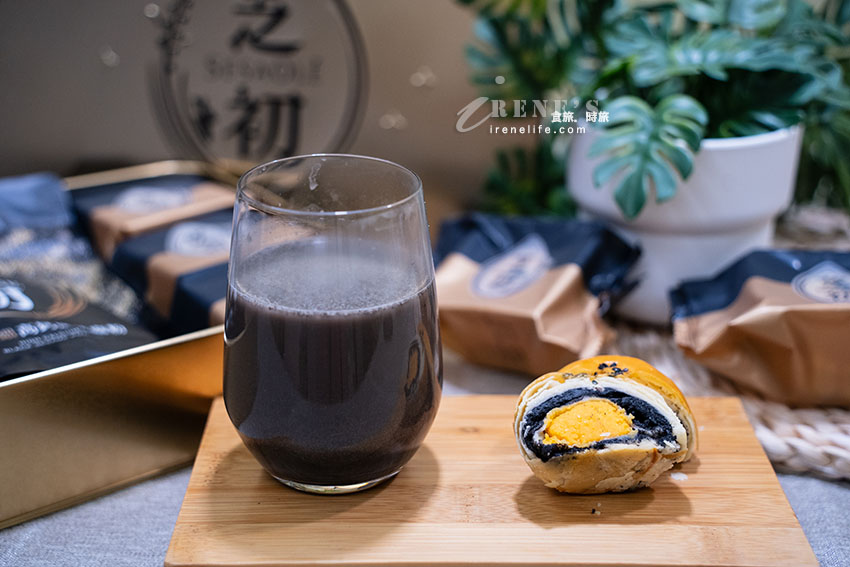 芝初黑芝麻蛋黃酥中秋禮盒預購開跑啦！金色鐵盒貴氣十足，健康又美味的月餅