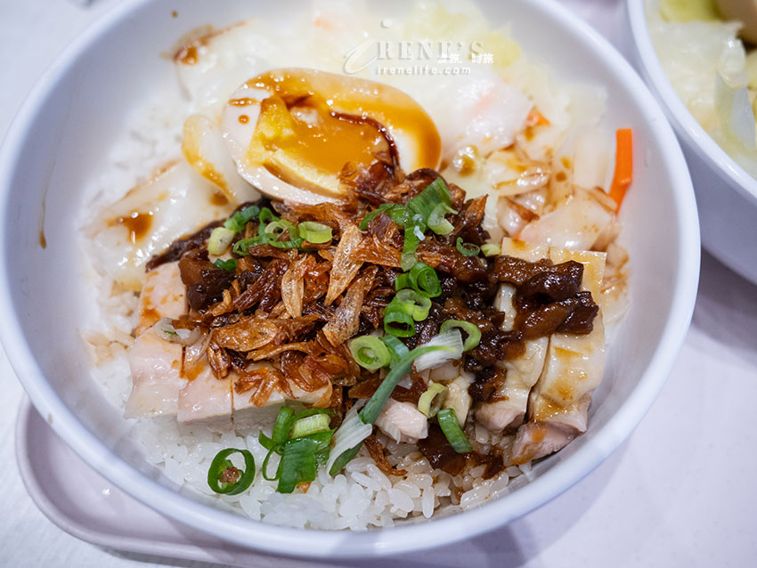 台北車站美食推薦》聞狀元雞肉飯館旗艦店，文青風舒肥雞肉飯、免費雞湯無限喝