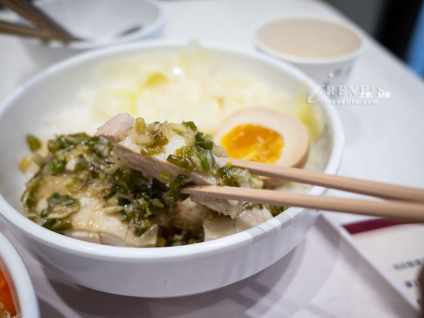 台北車站美食推薦》聞狀元雞肉飯館旗艦店，文青風舒肥雞肉飯、免費雞湯無限喝