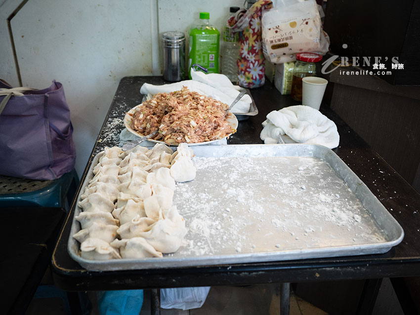 【淡水美食】忠師傅餃子王:淡江大橋旁在地人推薦鮮蝦水餃,附菜單與停車攻略! 【淡水美食】忠師傅餃子王:淡江大橋旁在地人推薦鮮蝦水餃,附菜單與停車攻略!