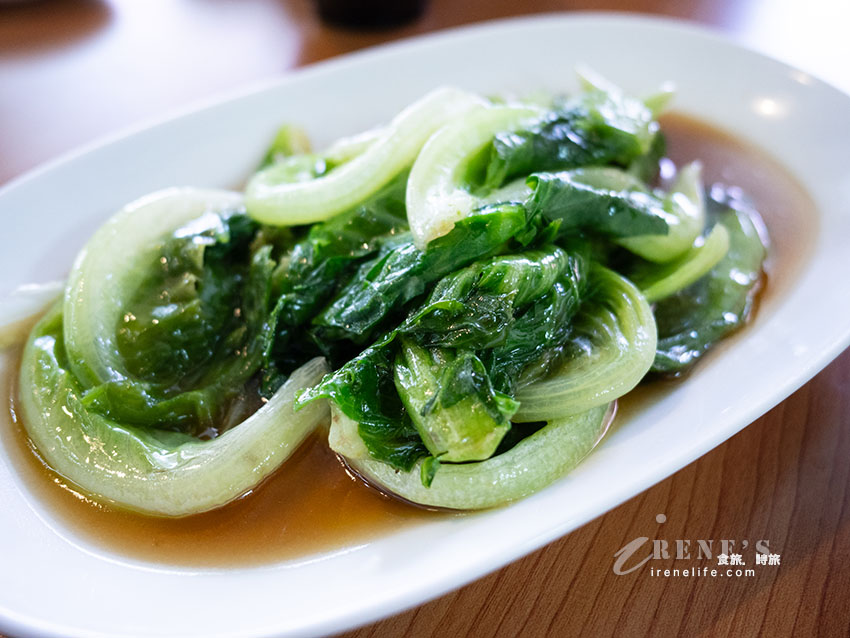 【淡水美食】忠師傅餃子王：淡江大橋旁在地人推薦鮮蝦水餃，附菜單與停車攻略！