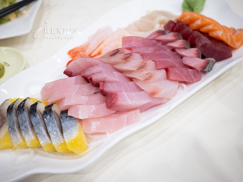 網站近期文章：蘆洲美食｜蠔鱻生魚片海鮮料理：客製化生魚片拼盤、平價熱炒！家庭聚餐推薦（附菜單、停車場）