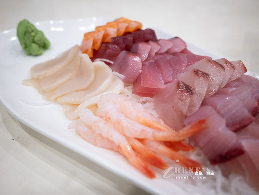 蘆洲美食｜蠔鱻生魚片海鮮料理：客製化生魚片拼盤、平價熱炒！家庭聚餐推薦（附菜單、停車場）