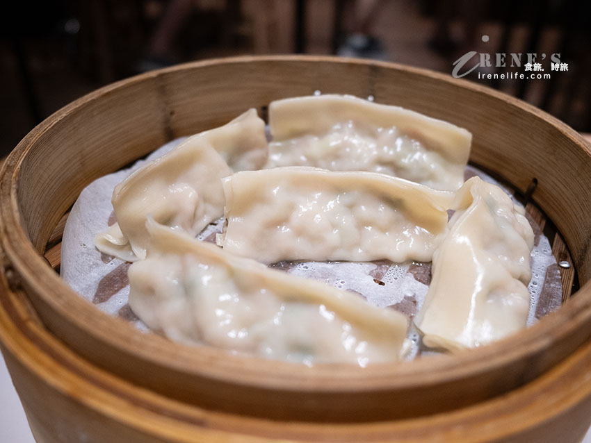 三重集美街美食｜食功夫蒸餃鍋貼專賣店，免低消享「小米粥吃到飽」，青龍雙椒鍋貼必點！