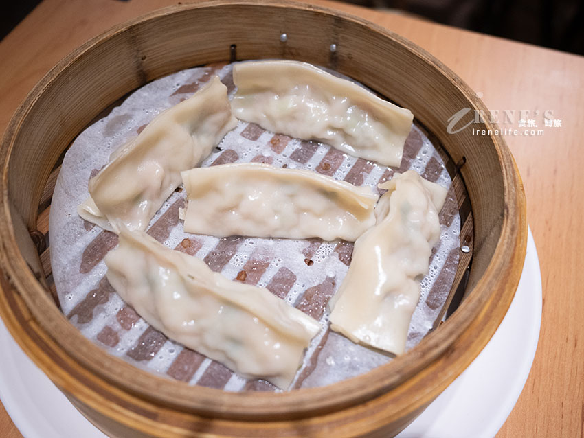 三重集美街美食｜食功夫蒸餃鍋貼專賣店，免低消享「小米粥吃到飽」，青龍雙椒鍋貼必點！