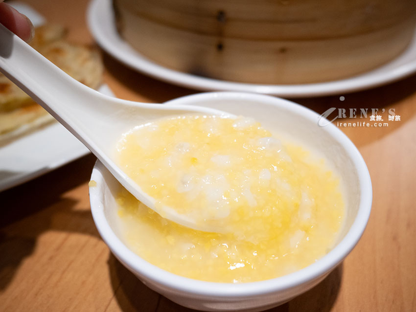 三重集美街美食｜食功夫蒸餃鍋貼專賣店，免低消享「小米粥吃到飽」，青龍雙椒鍋貼必點！