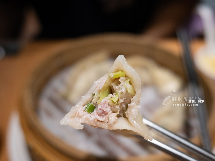 三重集美街美食｜食功夫蒸餃鍋貼專賣店，免低消享「小米粥吃到飽」，青龍雙椒鍋貼必點！