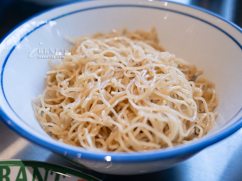 松菸大巨蛋美食推薦|極之好味松菸店:超高CP值港式燒臘,蔥油醬任你加、內用免費續飯續麵! 松菸大巨蛋美食推薦|極之好味松菸店:超高CP值港式燒臘,蔥油醬任你加、內用免費續飯續麵!