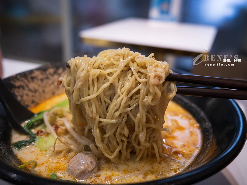 桃園藝文特區美食|馮羽樓雞肉飯賣所,神還原中華一番烏雞飯!隱藏巷弄的貓咪餐廳 桃園藝文特區美食|馮羽樓雞肉飯賣所,神還原中華一番烏雞飯!隱藏巷弄的貓咪餐廳