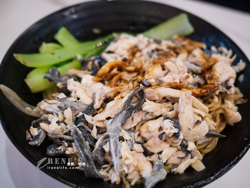 桃園藝文特區美食|馮羽樓雞肉飯賣所,神還原中華一番烏雞飯!隱藏巷弄的貓咪餐廳 桃園藝文特區美食|馮羽樓雞肉飯賣所,神還原中華一番烏雞飯!隱藏巷弄的貓咪餐廳