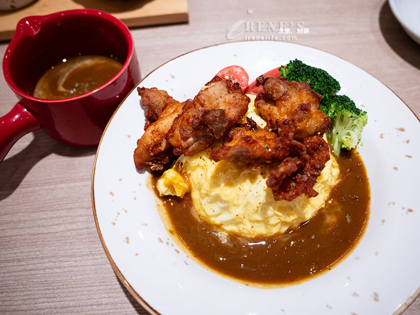 別以為是日本品牌！Woosa屋莎洋食鬆餅屋新莊宏匯店：雲朵鬆餅評價、鹹食推薦與續醬攻略