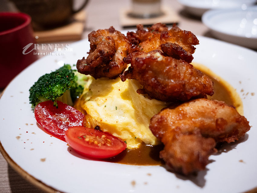 別以為是日本品牌！Woosa屋莎洋食鬆餅屋新莊宏匯店：雲朵鬆餅評價、鹹食推薦與續醬攻略