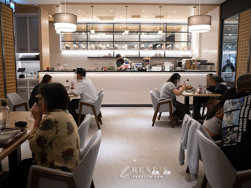 【台北大巨蛋美食】Chatterbox Café全台首店！新加坡傳奇文華雞飯評價、訂位與必點推薦
