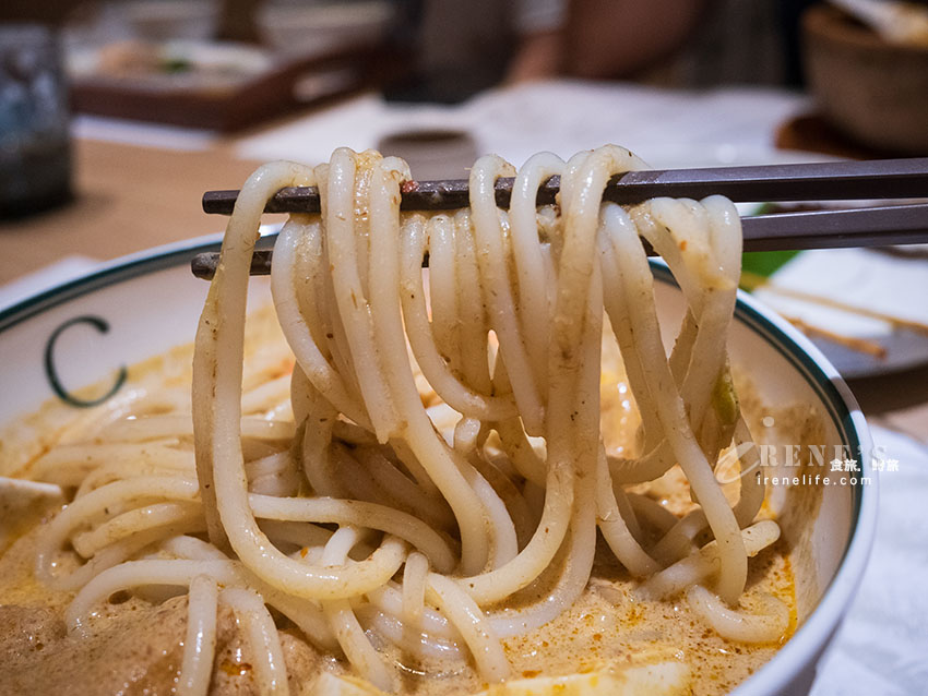【台北大巨蛋美食】Chatterbox Café全台首店！新加坡傳奇文華雞飯評價、訂位與必點推薦