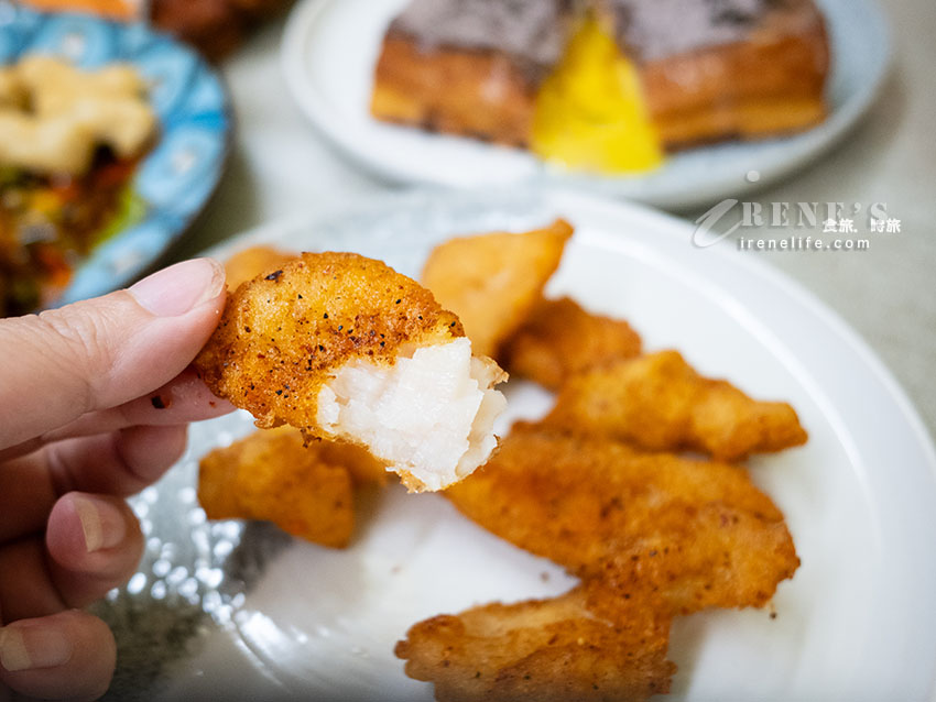 三和夜市美食｜金孫雞排俱樂部：被雞排耽誤的爆漿西多士與皮蛋拌麵！