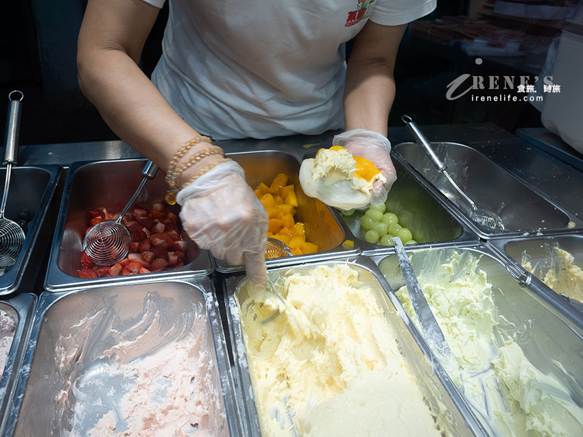 寧夏夜市美食｜菓酪格格御糬點心所：比拳頭大的巨無霸水果乳酪麻糬！