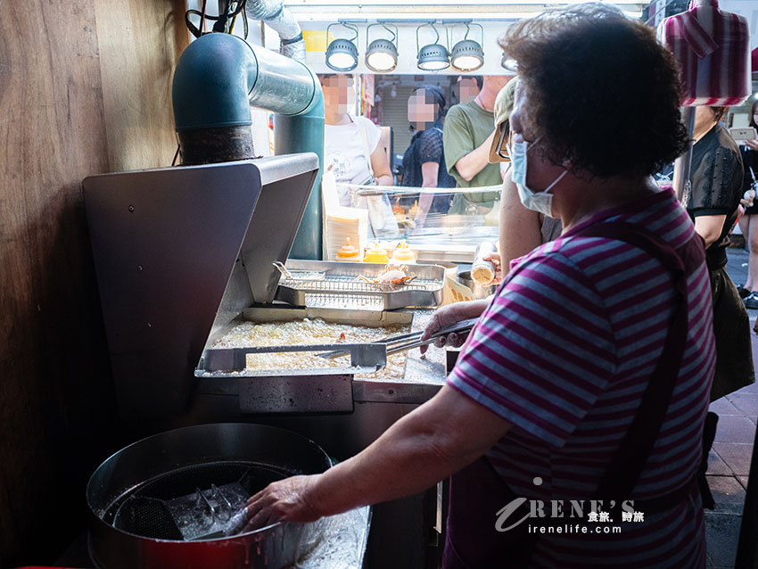 寧夏夜市美食|黃仁勳加持的人氣王「爆漿脆皮魷魚」,包小黃瓜超解膩! 寧夏夜市美食|黃仁勳加持的人氣王「爆漿脆皮魷魚」,包小黃瓜超解膩!