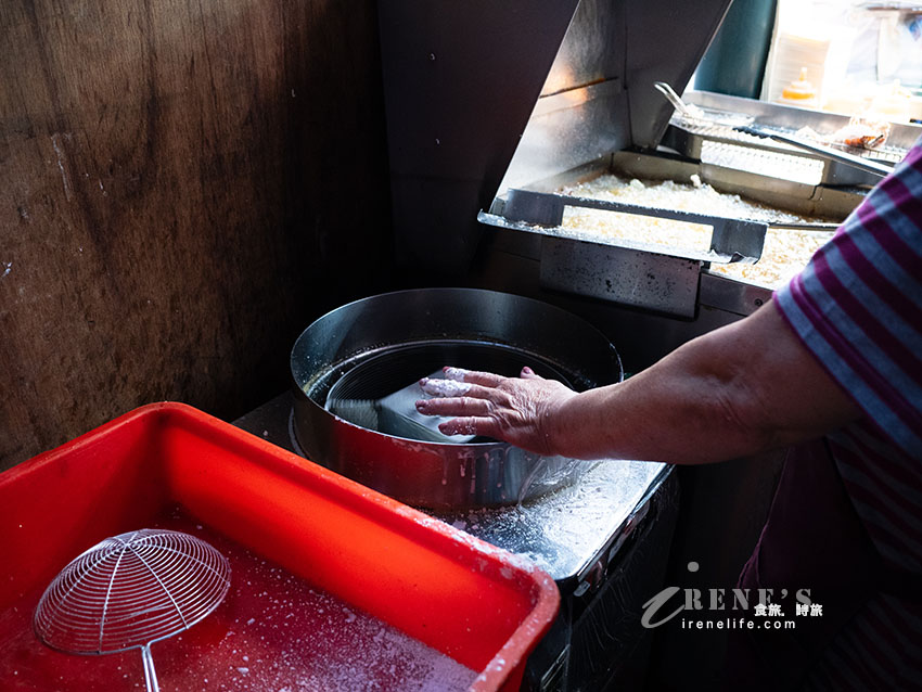寧夏夜市美食|黃仁勳加持的人氣王「爆漿脆皮魷魚」,包小黃瓜超解膩! 寧夏夜市美食|黃仁勳加持的人氣王「爆漿脆皮魷魚」,包小黃瓜超解膩!