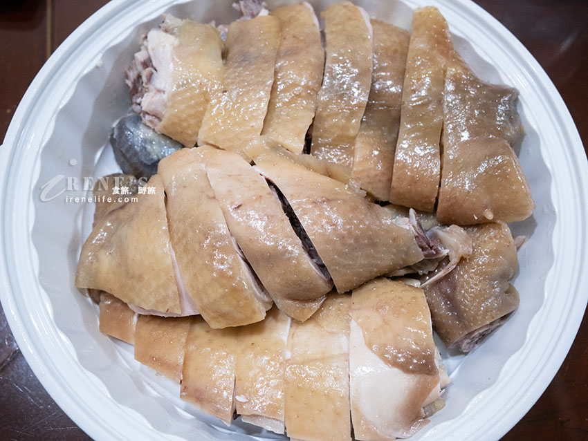 網站近期文章：【三重美食】大哥雞肉：陽明山青菜園白斬雞神還原！三蘆隱藏版外帶推薦
