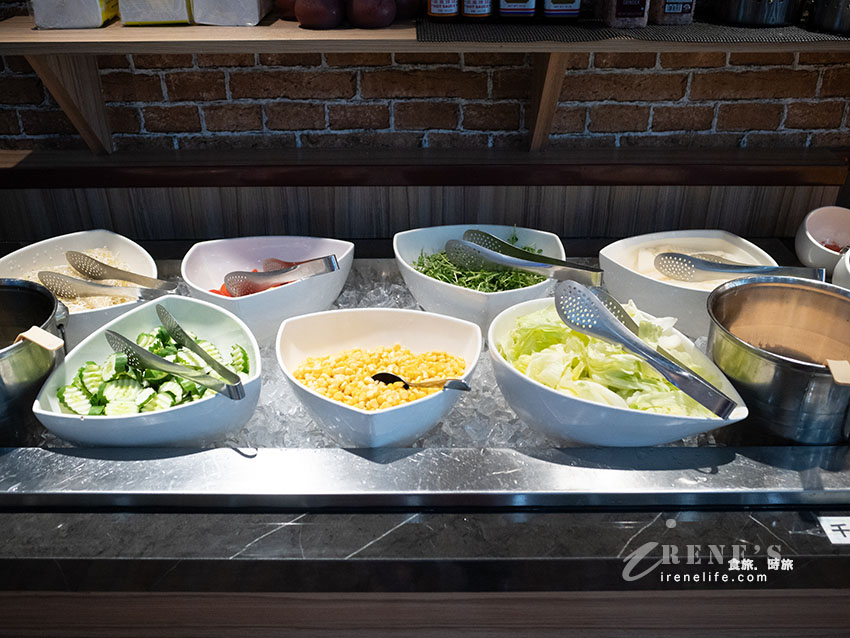 【蘆洲平價牛排】新統牛排蘆洲店：$260起熱食自助吧吃到飽！壽星優惠、菜單與評價