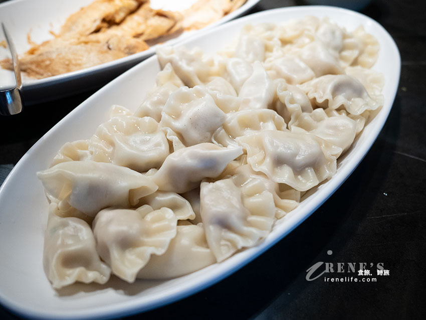 【蘆洲平價牛排】新統牛排蘆洲店：$260起熱食自助吧吃到飽！壽星優惠、菜單與評價