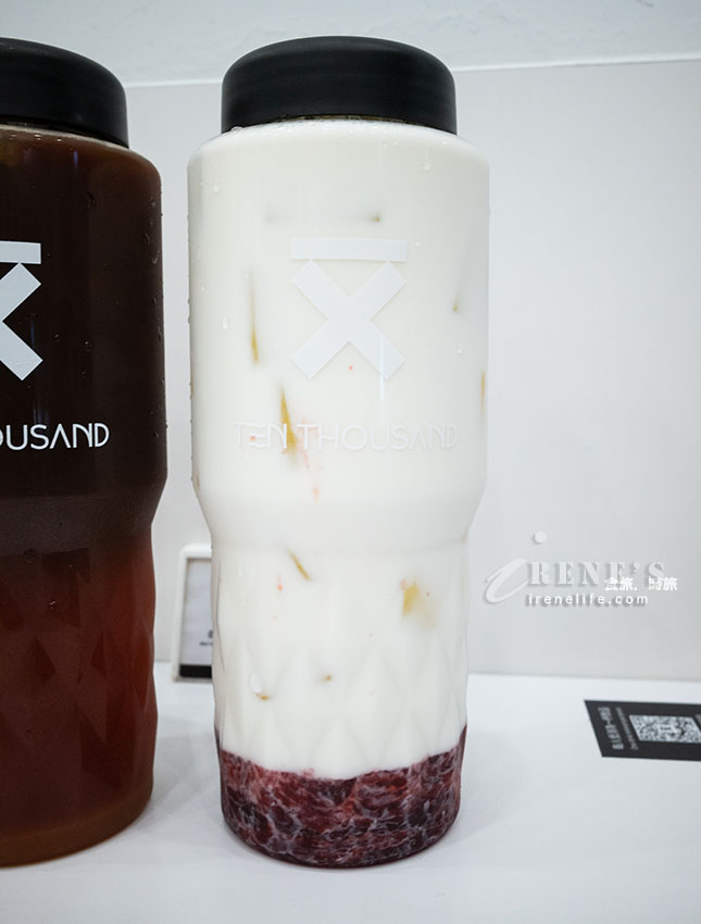 【台北車站美食】Ten Thousand Coffee 台北京站店：紐約爆紅一萬咖啡！限定1公升瓶裝與菜單評價