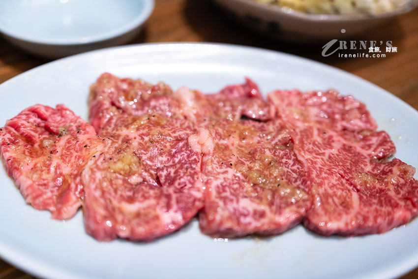 【沖繩燒肉】焼肉家かずちゃん:國際通隱密吧台燒肉!爆汁厚切牛舌、阿古豬與線上訂位攻略 【沖繩燒肉】焼肉家かずちゃん:國際通隱密吧台燒肉!爆汁厚切牛舌、阿古豬與線上訂位攻略