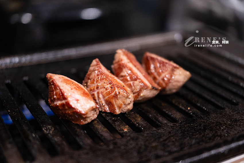 【沖繩燒肉】焼肉家かずちゃん:國際通隱密吧台燒肉!爆汁厚切牛舌、阿古豬與線上訂位攻略 【沖繩燒肉】焼肉家かずちゃん:國際通隱密吧台燒肉!爆汁厚切牛舌、阿古豬與線上訂位攻略