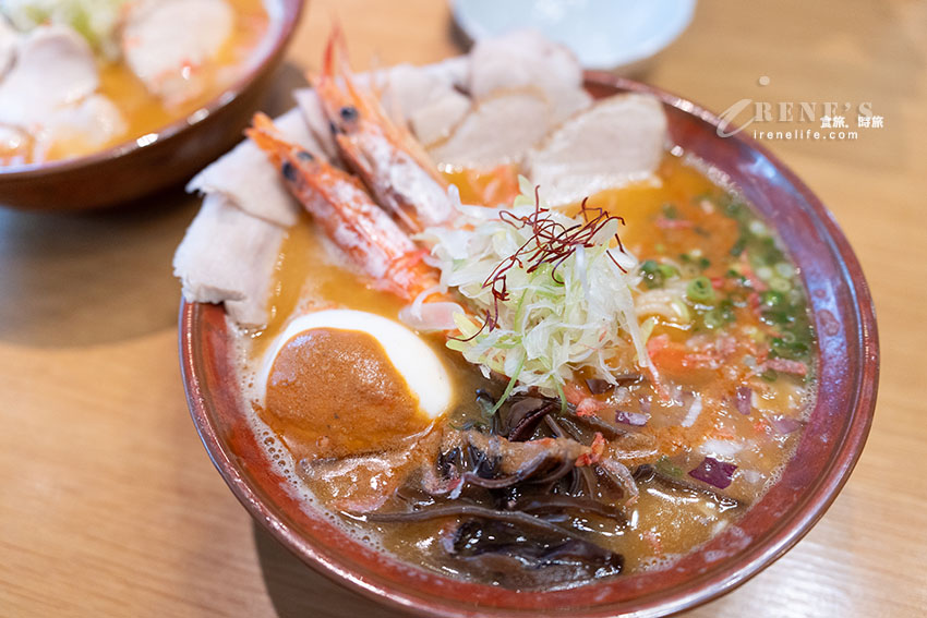 網站近期文章：【那霸美食】麺処 益々-masumasu-：國際通旁爆濃蝦湯沖繩麵！每日限量海老三味極與菜單攻略