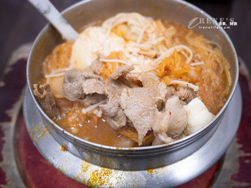 【三重美食】小梅泡菜鍋:在地人才知道的美食!中正南路隱藏版必吃酸香韓式泡菜鍋與超大份量泡菜炒飯 【三重美食】小梅泡菜鍋:在地人才知道的美食!中正南路隱藏版必吃酸香韓式泡菜鍋與超大份量泡菜炒飯