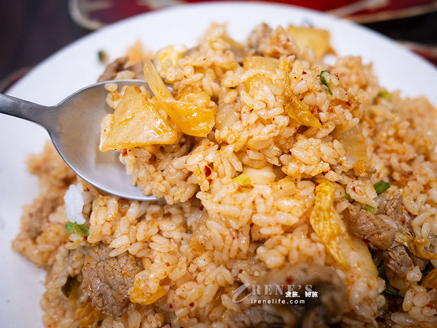 【三重美食】小梅泡菜鍋:在地人才知道的美食!中正南路隱藏版必吃酸香韓式泡菜鍋與超大份量泡菜炒飯 【三重美食】小梅泡菜鍋:在地人才知道的美食!中正南路隱藏版必吃酸香韓式泡菜鍋與超大份量泡菜炒飯