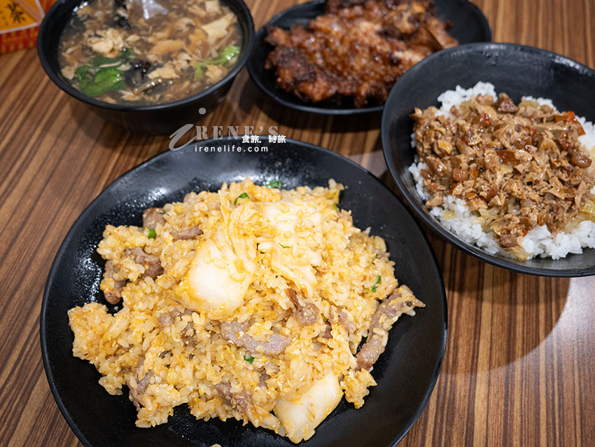 三重也吃得到淡水黑店排骨飯！「黑咻排骨飯」菜單推薦：軟嫩入味排骨配大滷湯超滿足