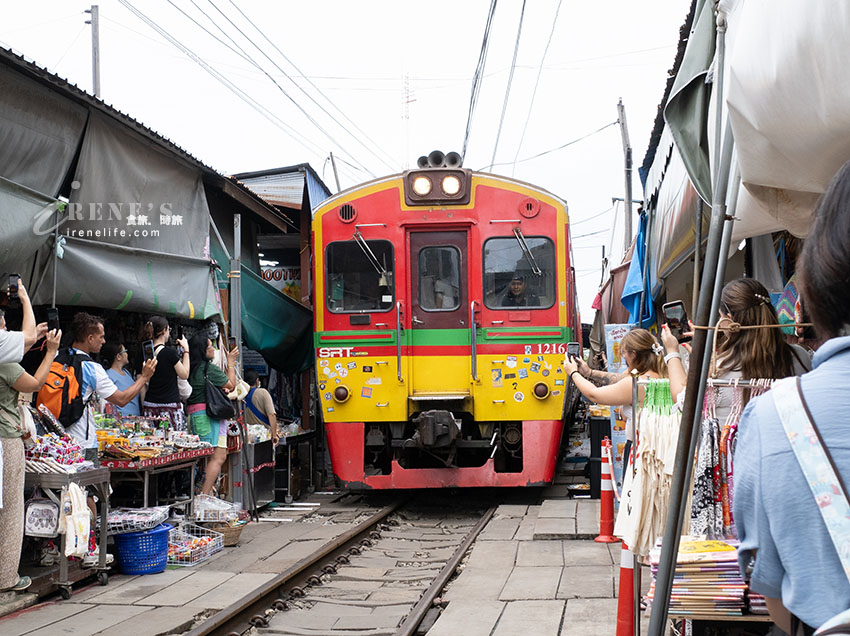 網站近期文章：火車貼身擦過的收傘奇觀！美功鐵道市集：抓準時間拍兩次、紀念品比水上市場便宜太多