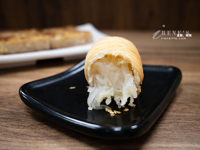 淡水站隱藏版小吃|夾雙筷:僅6席吧台!爆汁冰花鮮蝦鍋貼、流心巧克力蒸餃評測 淡水站隱藏版小吃|夾雙筷:僅6席吧台!爆汁冰花鮮蝦鍋貼、流心巧克力蒸餃評測