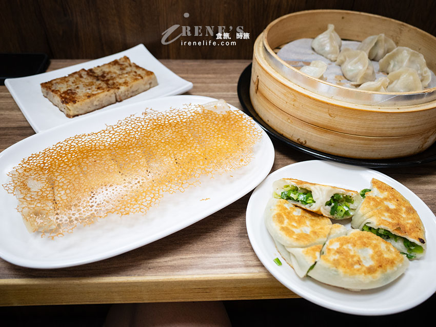淡水站隱藏版小吃|夾雙筷:僅6席吧台!爆汁冰花鮮蝦鍋貼、流心巧克力蒸餃評測 淡水站隱藏版小吃|夾雙筷:僅6席吧台!爆汁冰花鮮蝦鍋貼、流心巧克力蒸餃評測