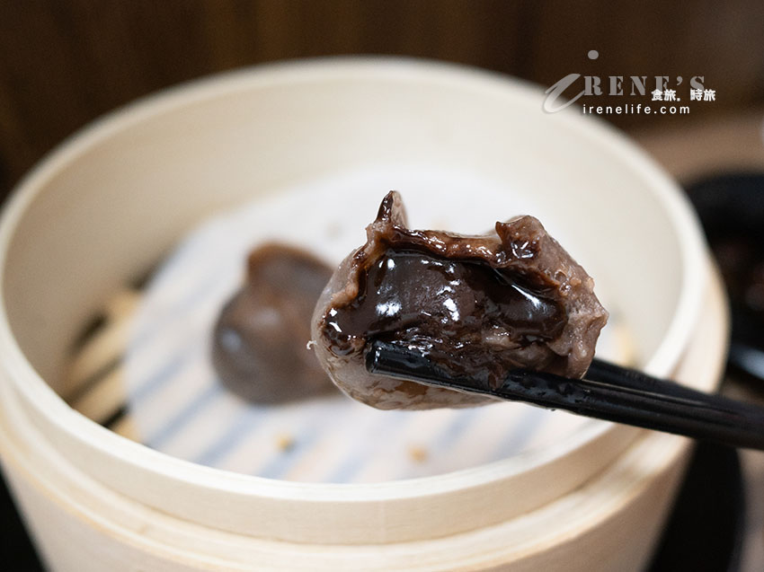 淡水站隱藏版小吃|夾雙筷:僅6席吧台!爆汁冰花鮮蝦鍋貼、流心巧克力蒸餃評測 淡水站隱藏版小吃|夾雙筷:僅6席吧台!爆汁冰花鮮蝦鍋貼、流心巧克力蒸餃評測