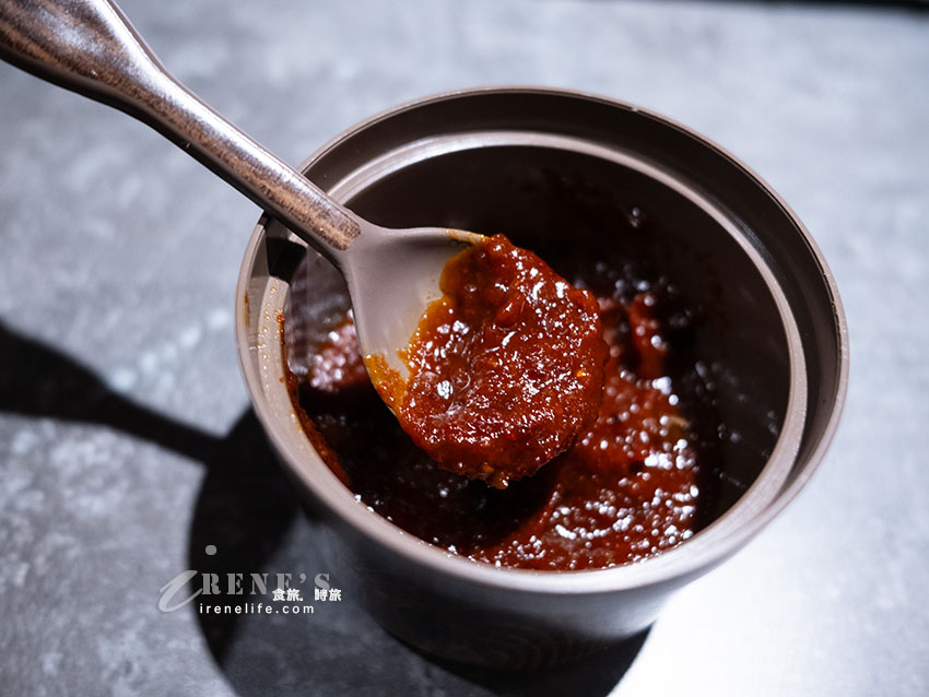 【三重美食】大繁盛鉄板焼肉：營業到凌晨2點！博多鐵板燒肉拌辛味噌、雞白湯水炊鍋評測