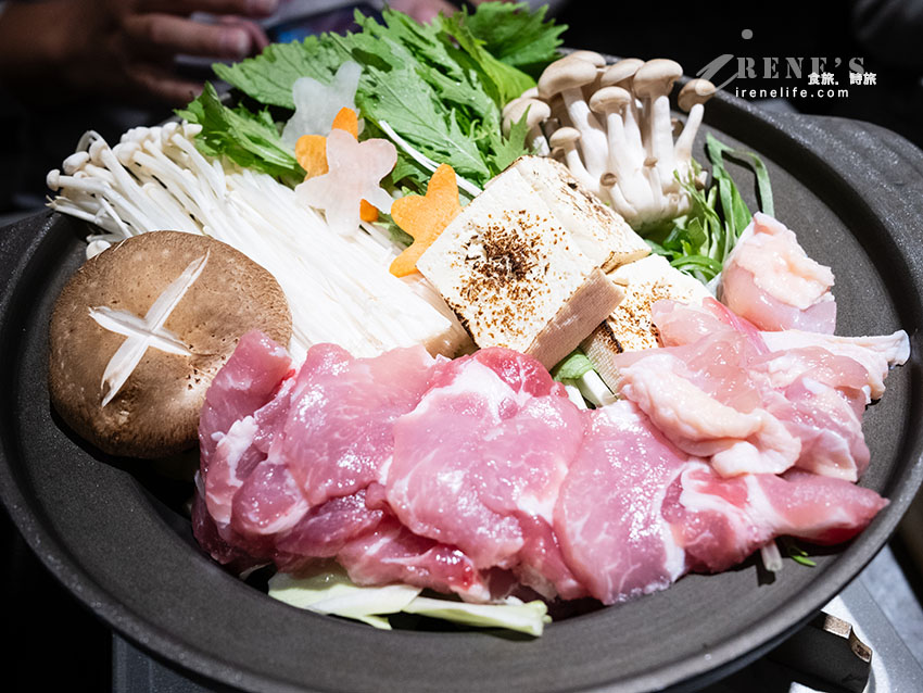 【三重美食】大繁盛鉄板焼肉：營業到凌晨2點！博多鐵板燒肉拌辛味噌、雞白湯水炊鍋評測