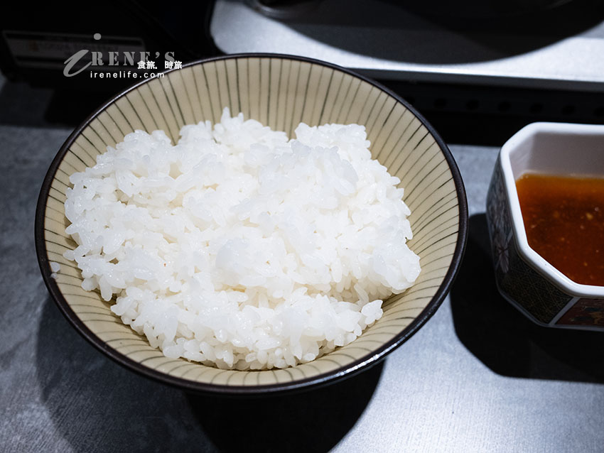 【三重美食】大繁盛鉄板焼肉：營業到凌晨2點！博多鐵板燒肉拌辛味噌、雞白湯水炊鍋評測