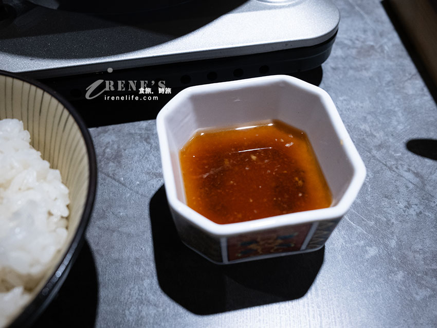 【三重美食】大繁盛鉄板焼肉：營業到凌晨2點！博多鐵板燒肉拌辛味噌、雞白湯水炊鍋評測