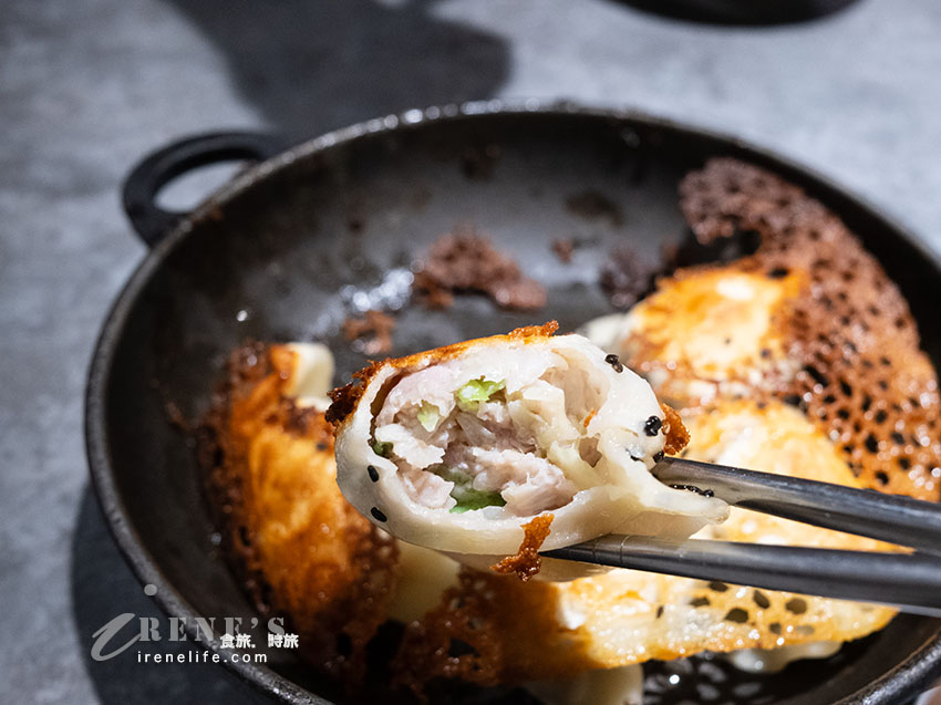 【三重美食】大繁盛鉄板焼肉：營業到凌晨2點！博多鐵板燒肉拌辛味噌、雞白湯水炊鍋評測