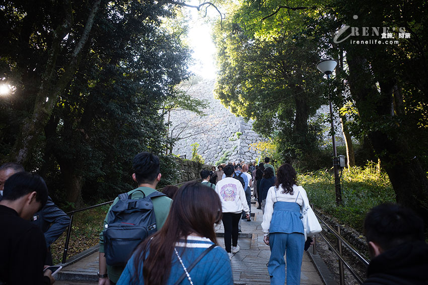 愛媛必訪景點|日本現存12天守之一的松山城!搭乘空中纜車或單人懸空吊椅輕鬆登頂 愛媛必訪景點|日本現存12天守之一的松山城!搭乘空中纜車或單人懸空吊椅輕鬆登頂